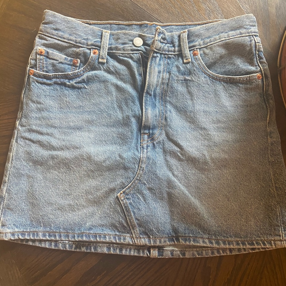 Levi’s size 26 Jean mini skirt